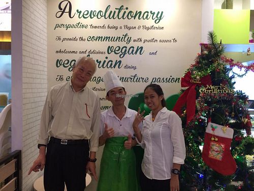 The staff keep you happy, smiling, and full :) at Clover 8 in East Singapore
