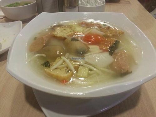 Vietnamese rice noodles at Clover 8 in East Singapore