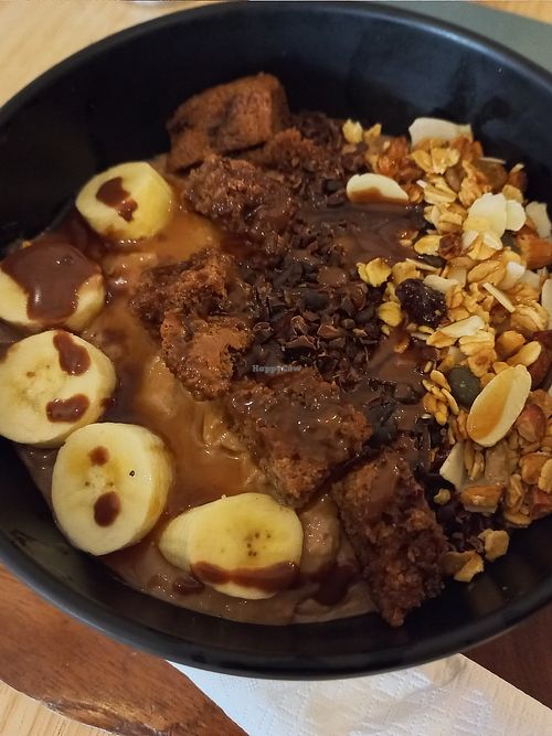Snickers bowl at Eat.Co in Koh Phangan