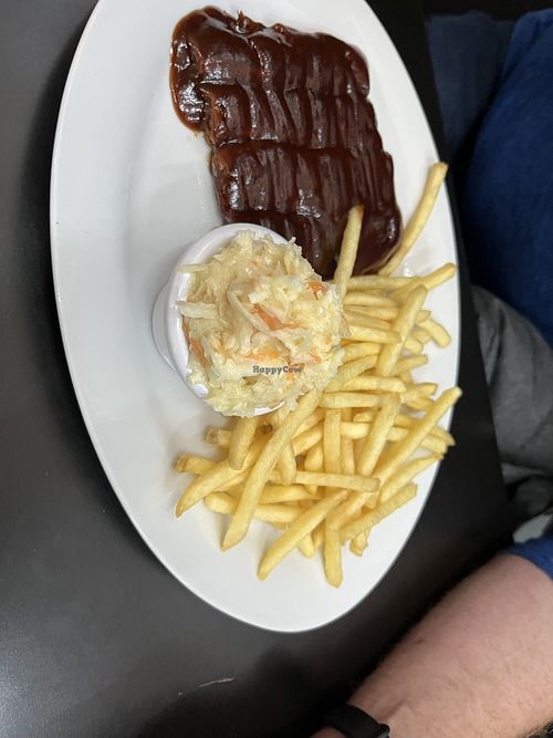 No ribs with fries and homemade coleslaw. All delicious.   at Belzepub in Prague