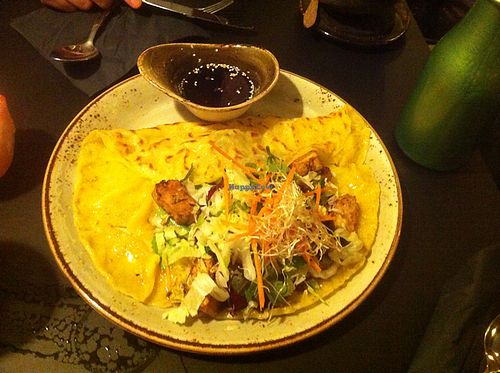 vegan Vietnamese savoury pancakes at Cat Tuong in Berlin
