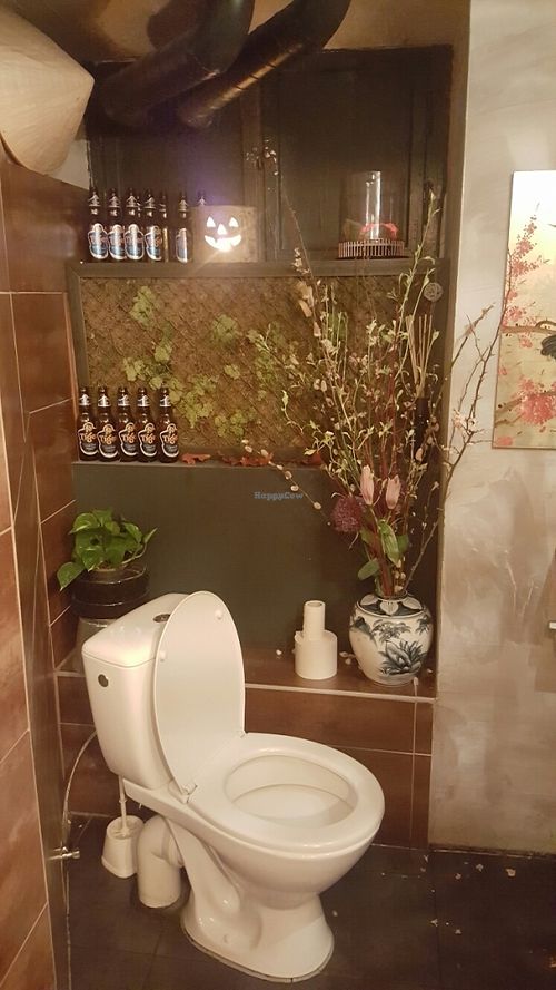 the cute bathroom  at Cat Tuong in Berlin