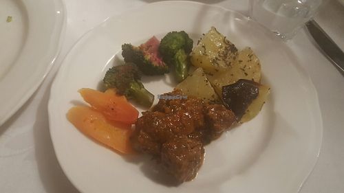 meatballs, potatoes and vegetables  at Trattoria Enzo e Piero in Florence