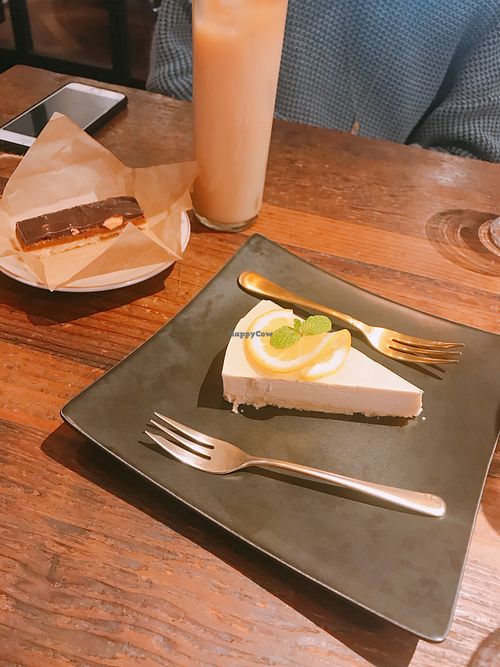 Cheesecake and chocolate bar at Organic Table by Lapaz in Tokyo