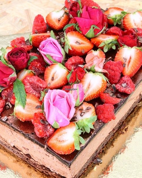 Strawberries and chocolate ingot  at El Vergel Veggie Restaurant in Tarragona