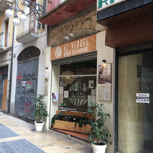 outside  at El Vergel Veggie Restaurant in Tarragona