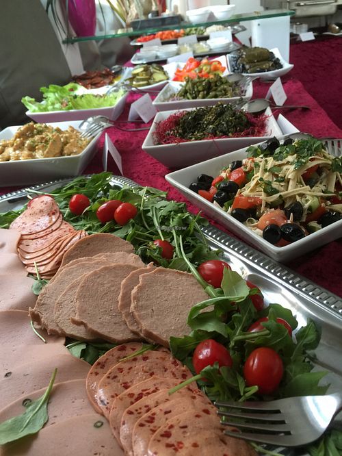 Wednesday, Friday as well as the weekend abundant buffets at Past & Future in Cologne