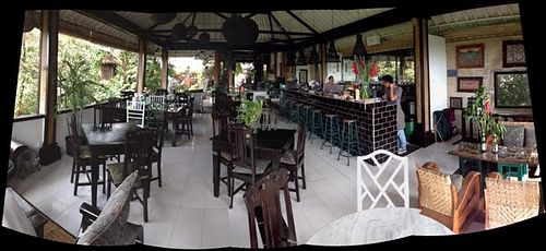 panorama of the inside of the restaurant at Elephant Cafe in Ubud