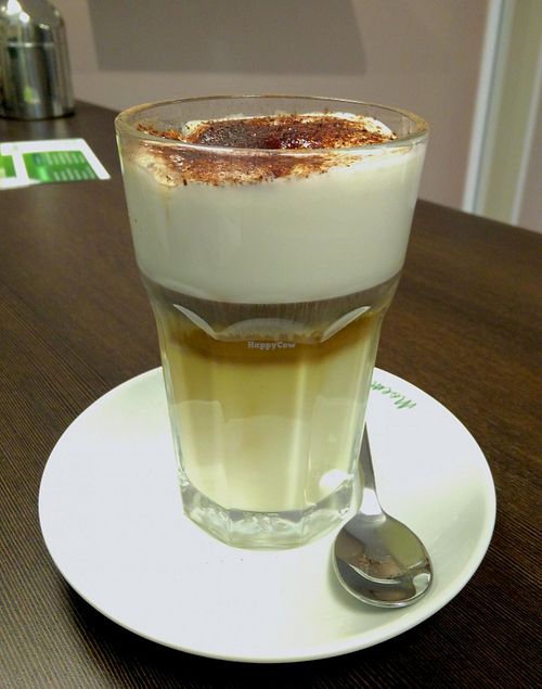 There is also really good Direct Fair Trade coffee or organic lupin coffee which is free of caffeine. All variations can be produced from Espresso to Latte Macchiato. at Venjoy in Cologne