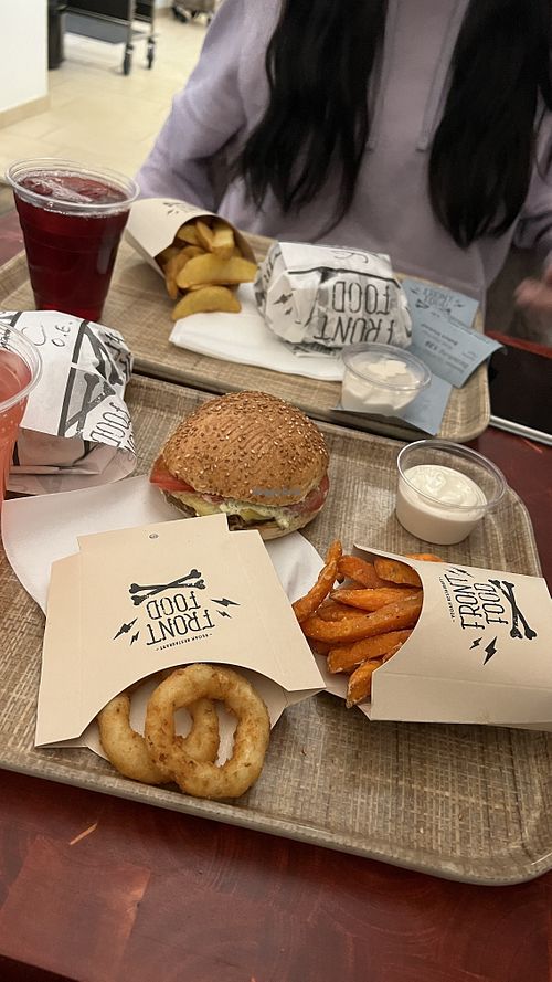 Onion rings, little giant at Front Food in Linz
