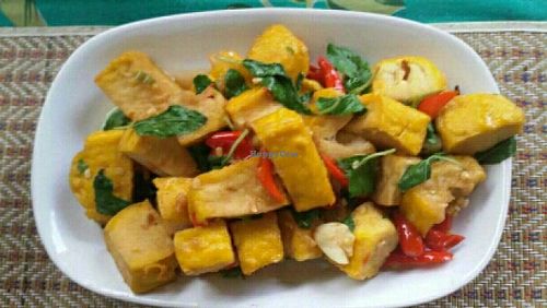 tofu pad grapow at O2 in Koh Chang