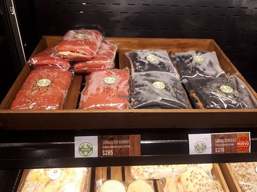 Vegan options clearly marked at Marcopolo Freelife in Ushuaia