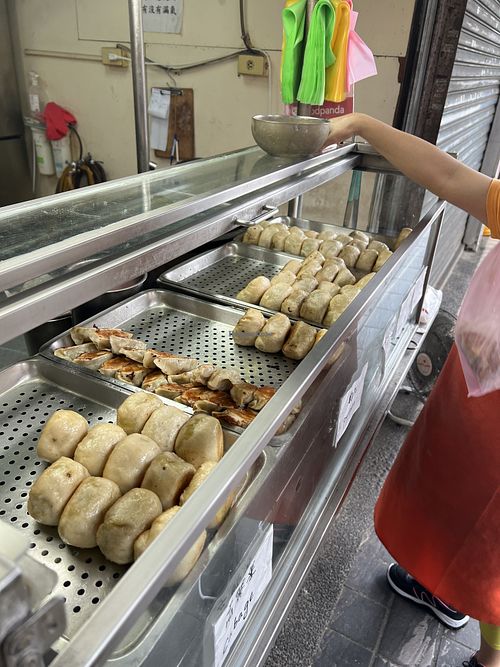   at Shàng Dǐng HuángJiā 上頂皇家 - Main Station in Taipei