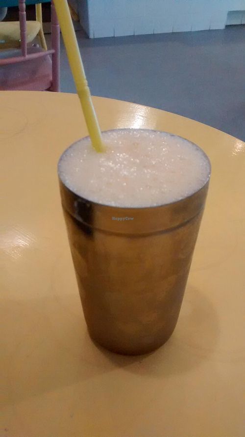 Mango lassi with rice milk and yoghourt at Mahacafe in Paris