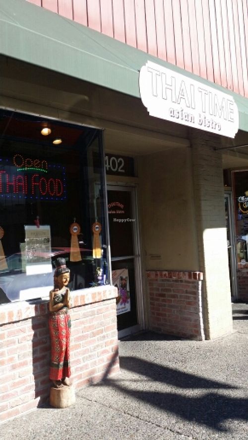 Storefront at Thai Time Asian Bistro in Santa Rosa