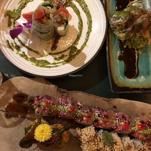 La vie en rose, L'Enfer 2.0, 3 champions, Kobe roll et GYU at Sushi Momo in Montreal