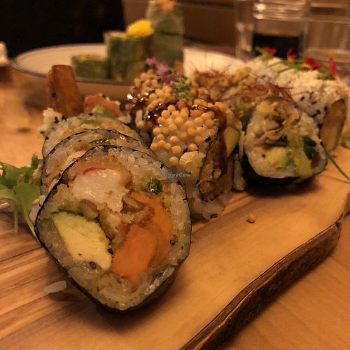 Sélection d'incontournables du moment at Sushi Momo in Montreal