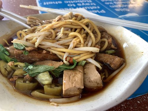 Lor Mee: available daily. I opted for mock meat. Very generous with ingredients. Taste great is like 8/10 for me, however taste is subjective. $2.50, where else to find in SG?😂 at Zhen Vegetarian 镇斋素食 in West Singapore
