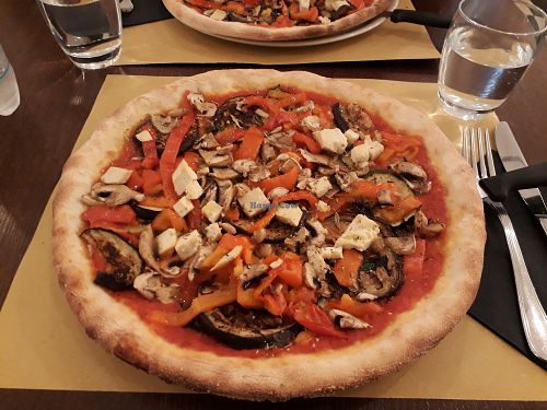Vegan pizza at Origano Trevi in Rome