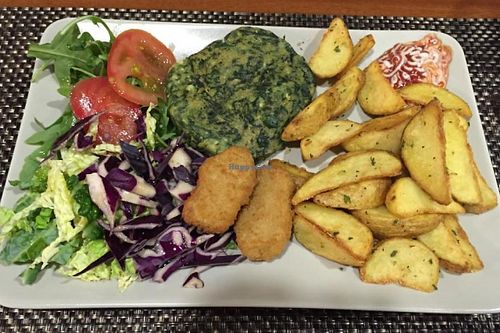 Burger Crusty - Tofu c/ Espinafres / Tofu w/ Spinach at Black Mamba Burgers and Records in Porto