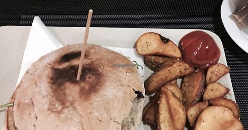 burgers at Black Mamba Burgers and Records in Porto