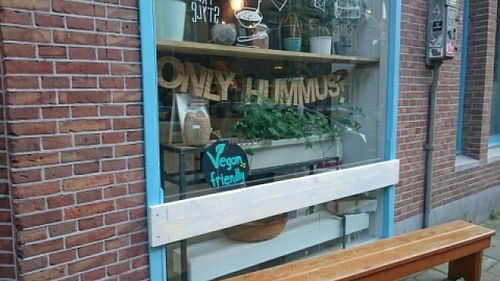 Side window at Sir Hummus in Amsterdam