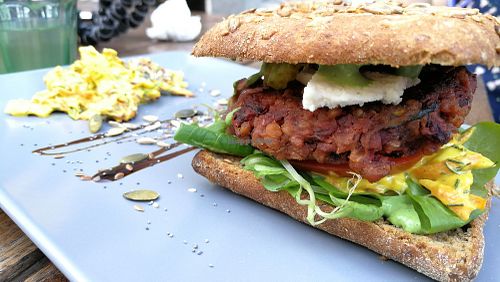 Burger at Vegan Inspiratsioon in Tallinn