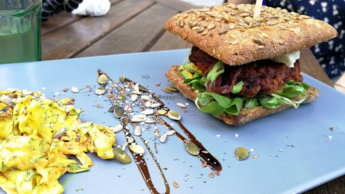 Burger at Vegan Inspiratsioon in Tallinn