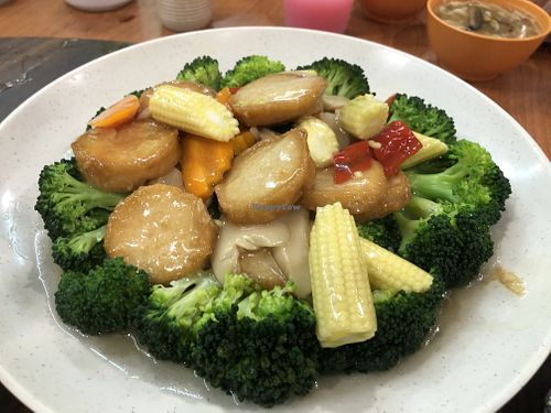 Scallop with broccoli  at Kiat Lim Vegetarian Food 吉林素食 in Northeast Singapore