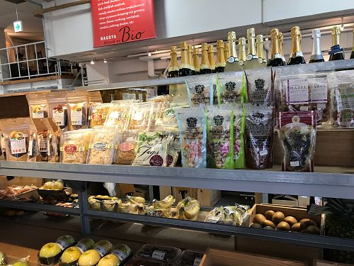 Dry fruits at Kitsch et Bio in Nagoya