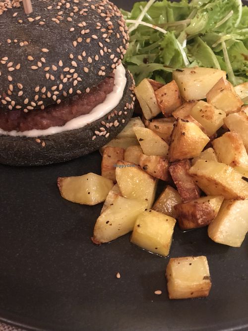 Beyond Meat burger and oven roasted potatoes  at Al Tiglio Cucina Naturale in Moruzzo