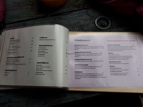 Menu pages at Valladares in Berlin