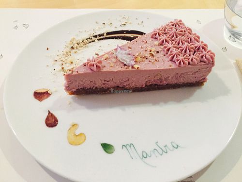 strawberry cheesecake  at Mantra Raw in Milan