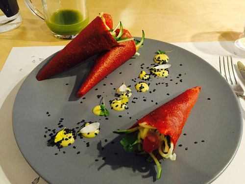 red peppers rolls at Mantra Raw in Milan