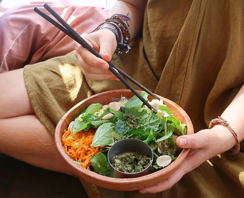 Choose your own salad at Shantaram Raw in Arambol