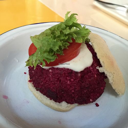 beetroot quinoa burger at Astrid in Malaga