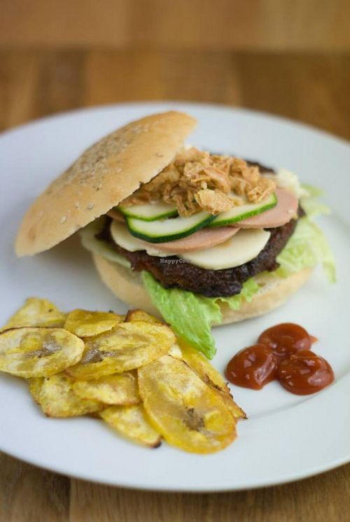 Homemade burger at Rizoma in Barcelona