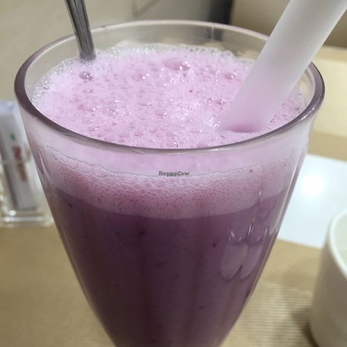 their signature blueberry smoothie  at Green Fresh Vegan Restaurant in New Territories