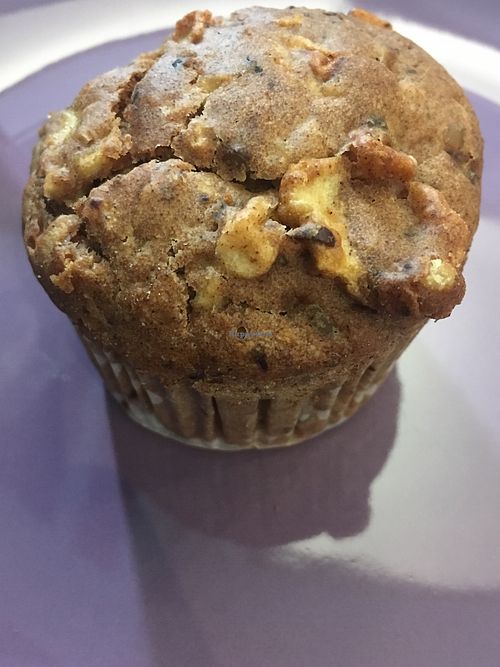 Apple-nut-cinnamon muffin at Bar Pasticceria Rovida in Milan