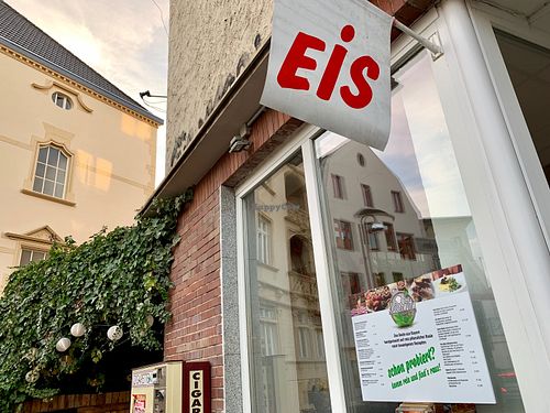 outside at Kaiserhuettn in Bonn