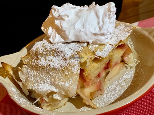apple strudel at Kaiserhuettn in Bonn