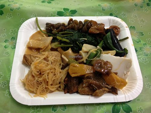 plentiful of variation at Rén Hé SùShí 人和素食 in Hengchun