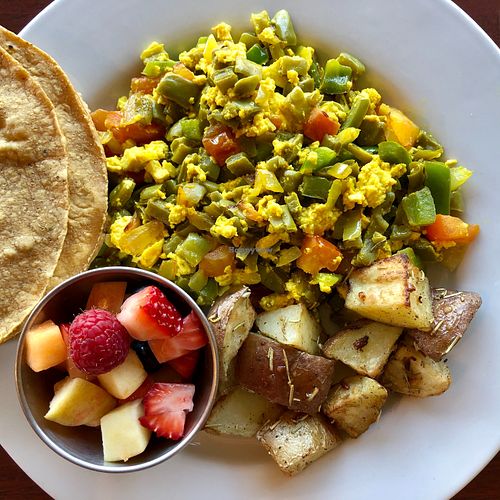 Nopalitos with tofu at Un Solo Sol in Los Angeles