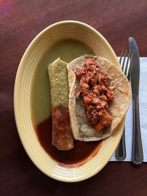   at Un Solo Sol in Los Angeles