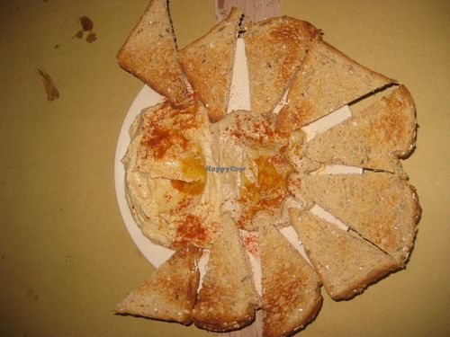 Babaganoush and hummus at Punto Vegano in Madrid