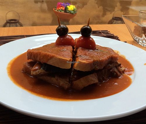 Vegan Francesinha at Pe d'Arroz in Matosinhos