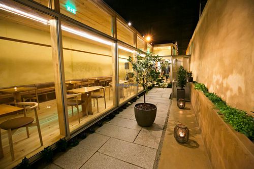 The aromatic garden outside at Pe d'Arroz in Matosinhos
