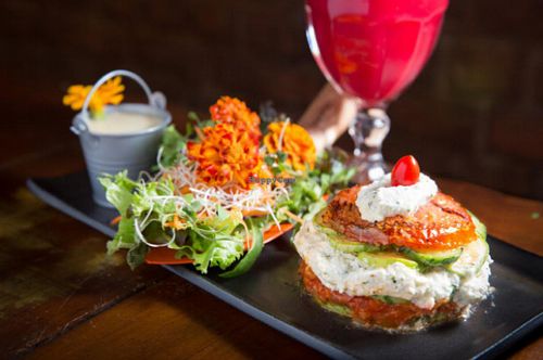 Lasanha de abobrinha, ricota de cabra e tomate assado acompanhada de salada: R$ 31,90 | Crédito: Felipe Fittipaldi at Naturalie Bistro in Rio De Janeiro