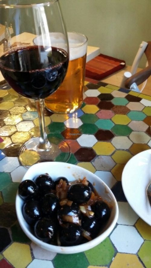 Wine & olives at VIVA in Madrid