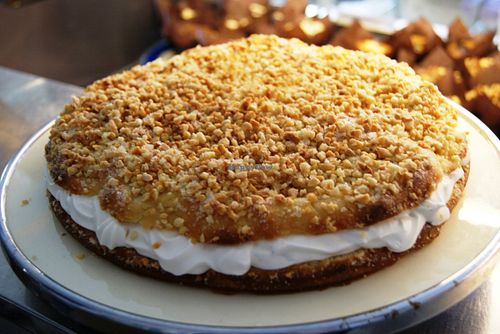 veganer Bienenstich at Velicious in Berlin